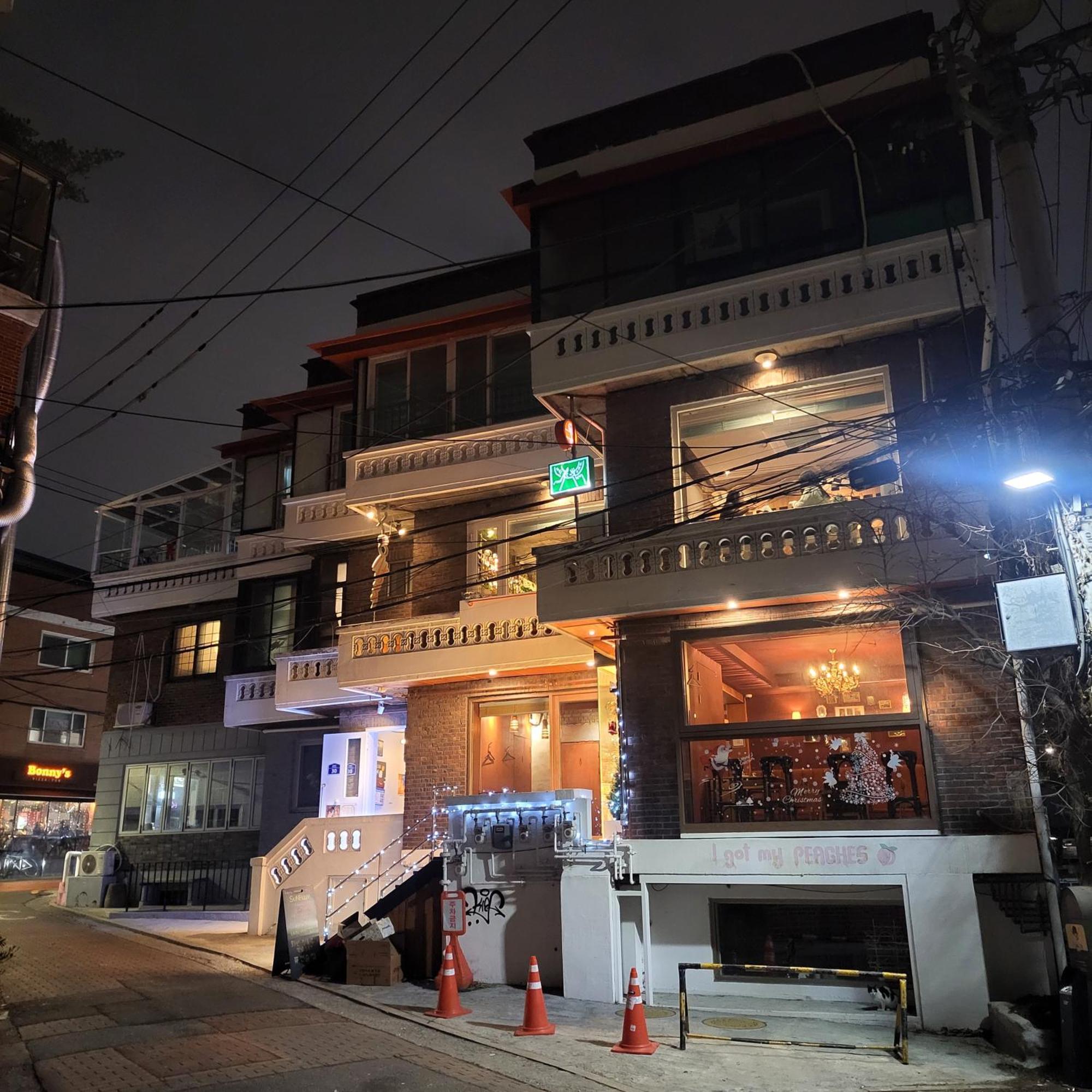 Apartment Spacious Master #5 *